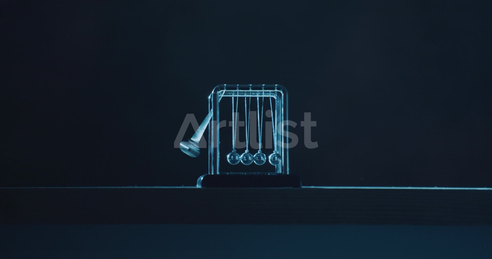 Metal Newtons Cradle
