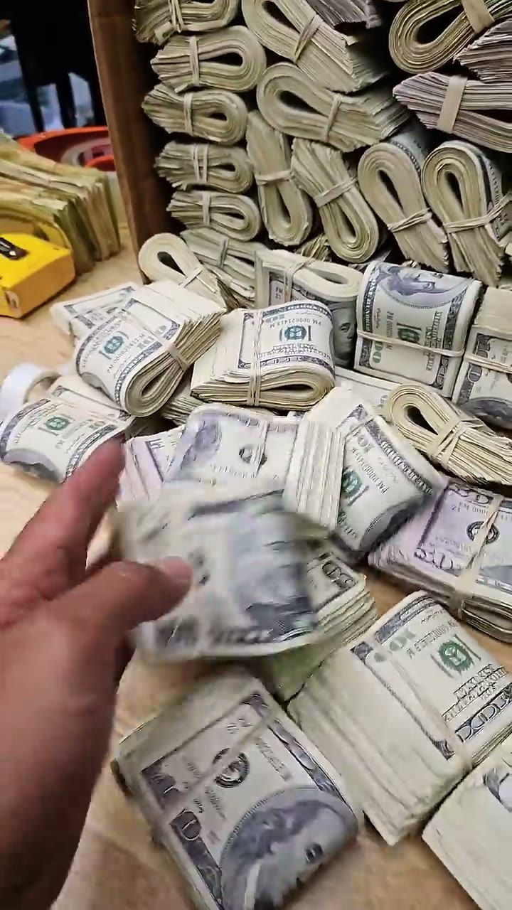 Amsr unboxing 1 million dollars money cash dinero. #money #motivation #dinero - Prop Movie Money (720p, h264)