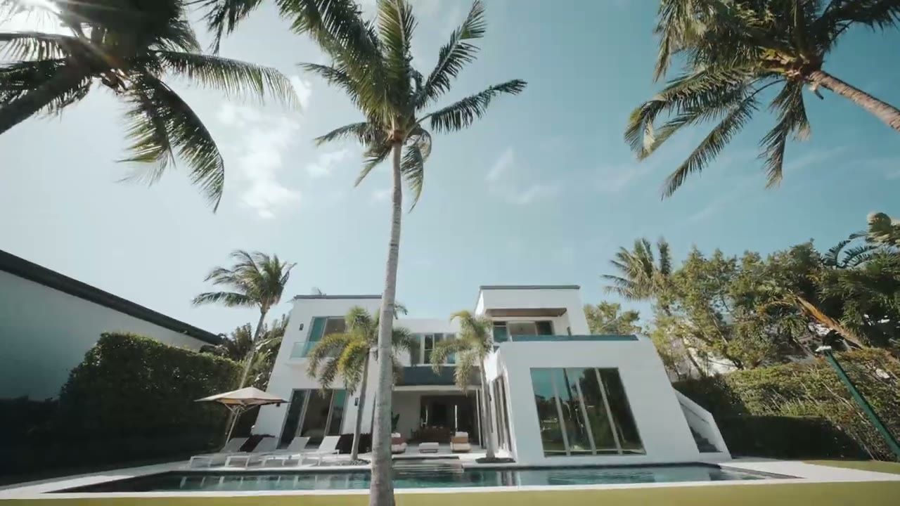 LUXURY REAL ESTATE VIDEO TOUR  PALM BEACH, FL  SONY FX3 & LAOWA 10MM - Eric Davidson (720p, h264)