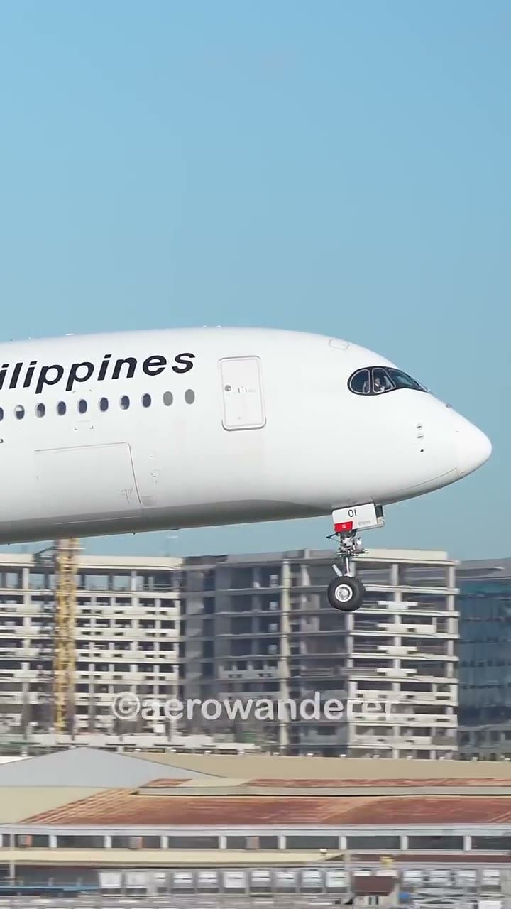 PHILIPPINE AIRLINES A350-900 landing at Manila Airport #shorts #aviation #a350 #landing #plane - Aerowanderer (720p, h264)