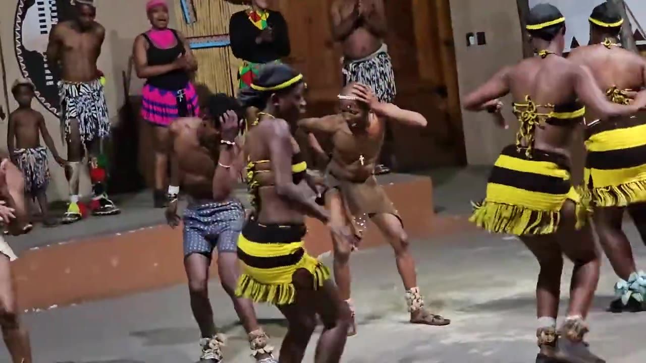 SOUTH AFRICA HERITAGE DAY  LESEDI VILLAGE  AFRICAN DANCE - Travellomania (720p, h264)